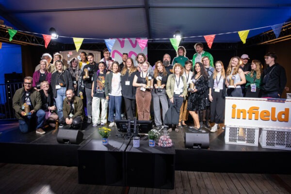 „HASTAM – Just because I Am“ gewinnt HELGA! Festival Award 2024, Gruppenbild